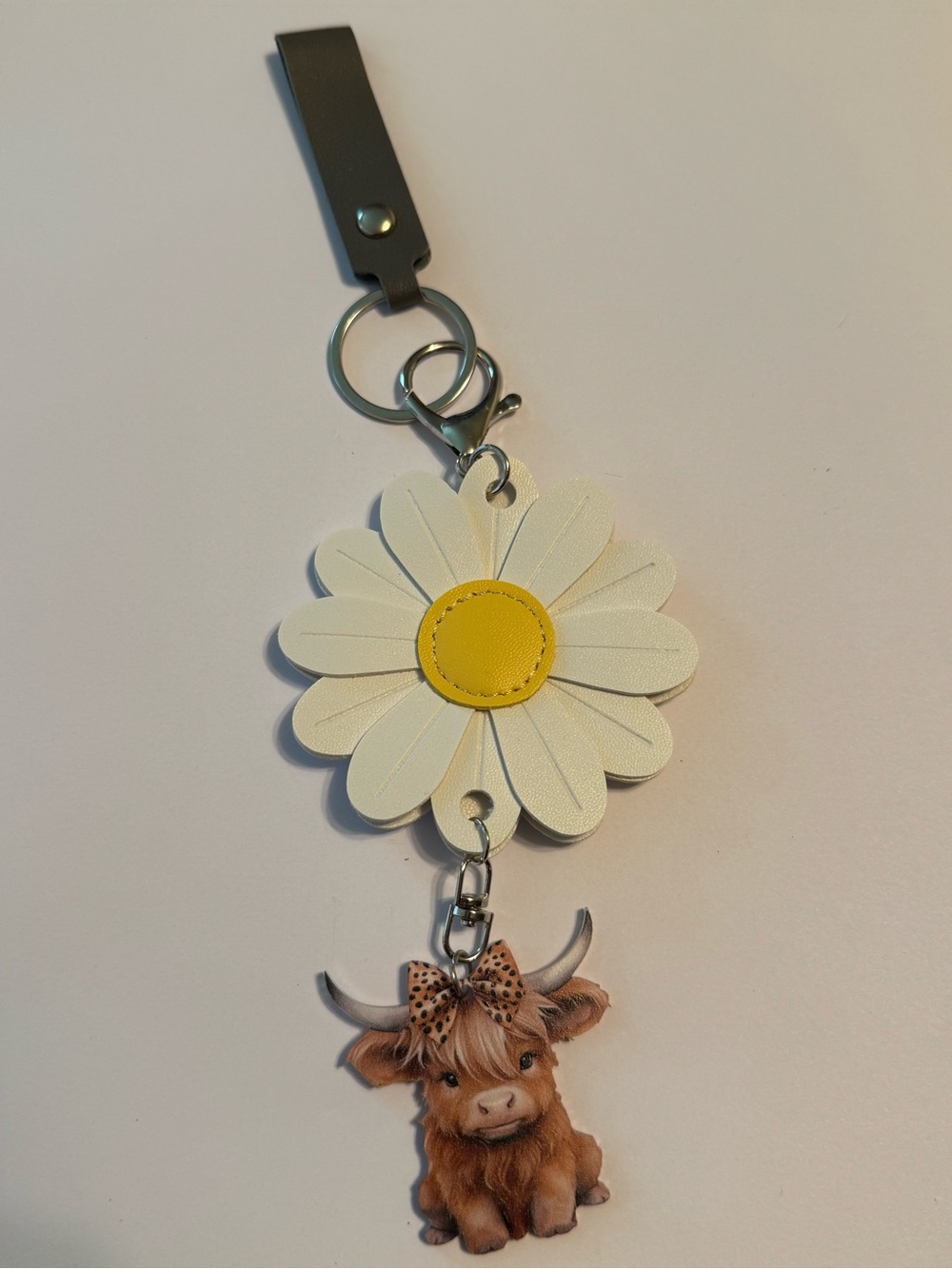 Boho Daisy Highland Cow Keychain